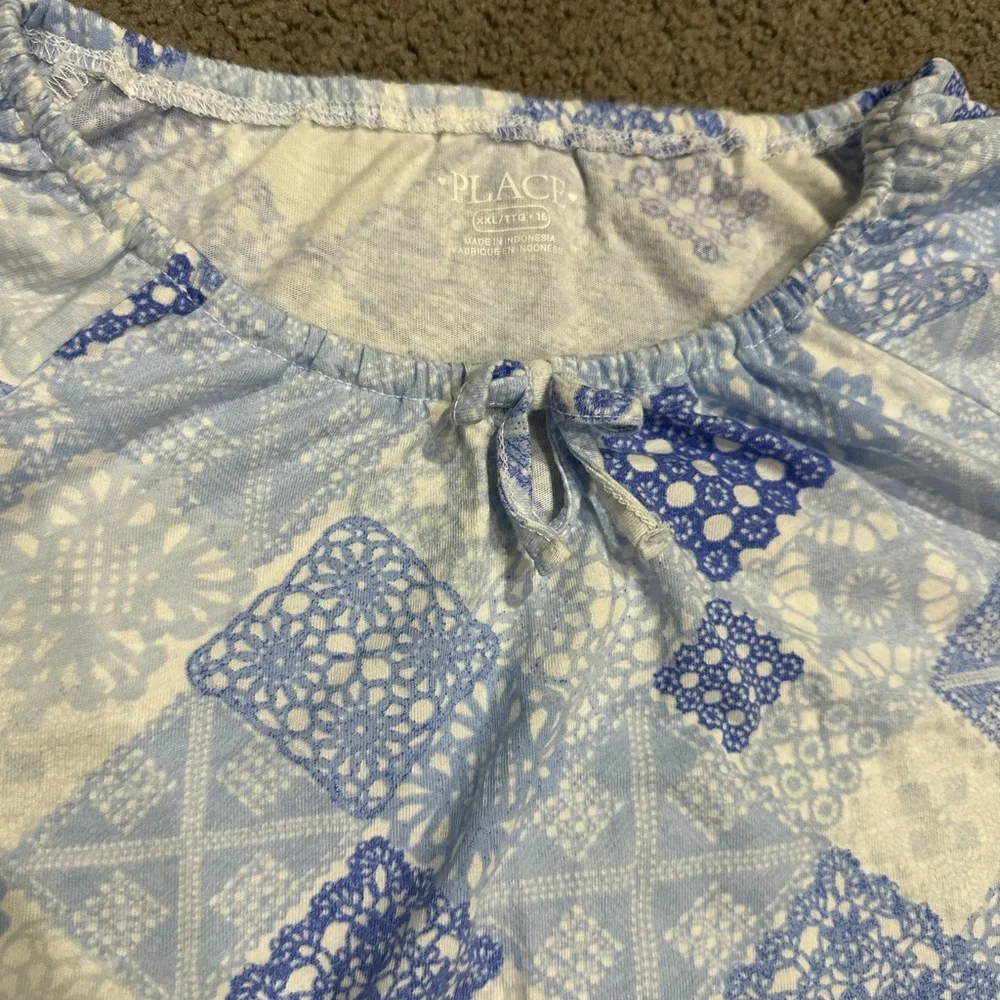 The Children’s Place Top. Size XXL 16